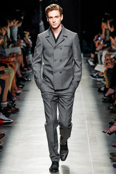 Look 9